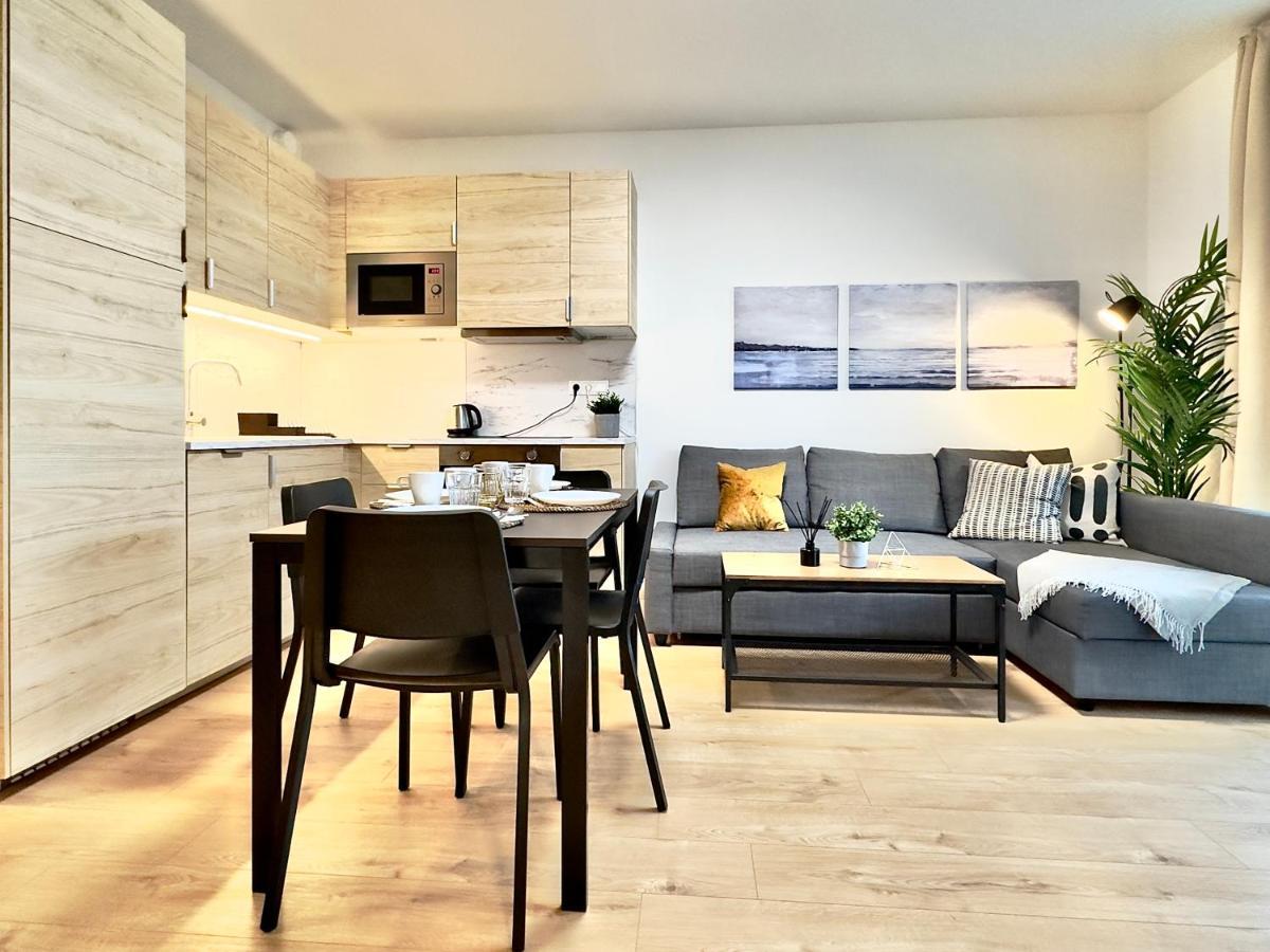 Yarn - Brand New - Free Parking - Balcony With City View - Central Shopping Mall 브라티슬라바 외부 사진