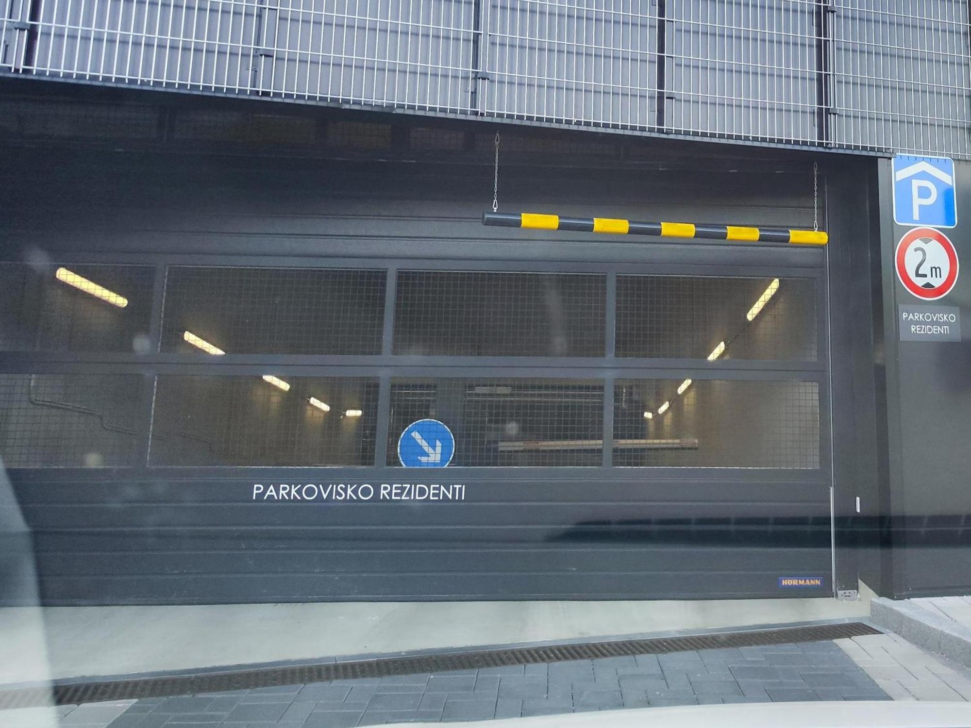 Yarn - Brand New - Free Parking - Balcony With City View - Central Shopping Mall 브라티슬라바 외부 사진